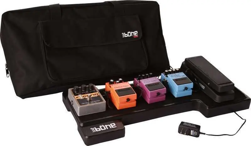 G-Bone - Pedal Board z polyetylenu na 5 efektů s obalem na přenášení a napájecím zdrojem Poslední Šance