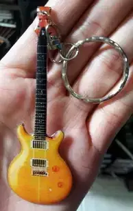 Přívěšek na klíče Music Legends PPT-PK017 Carlos Santana PRS SE Top Prodej