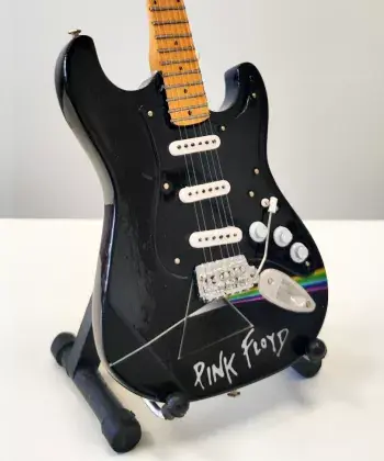 Odeslání Ihned Miniatura kytary Music Legends PPT-MK055 Pink Floyd The Dark Side of the Moon Strat