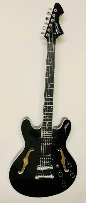 Jolana Tornado II Black Gloss Dokud Zásoby Vydrží